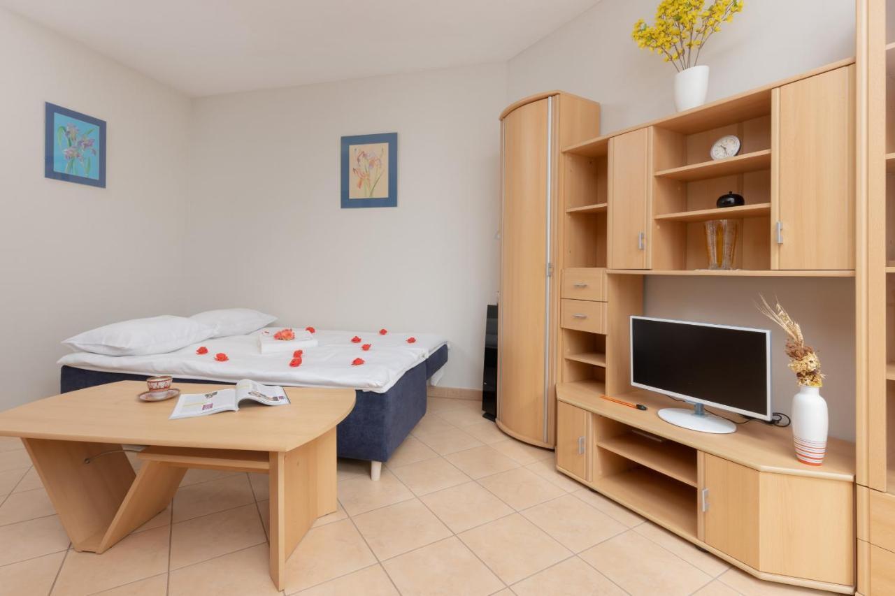 Pejzazowa Apartment Metro Wilanowska Mokotow By Noclegi Renters Warszawa Eksteriør bilde
